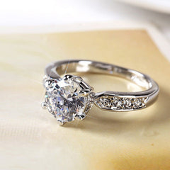 Elegant Luxury Zircon Solitaire Diamond Ring