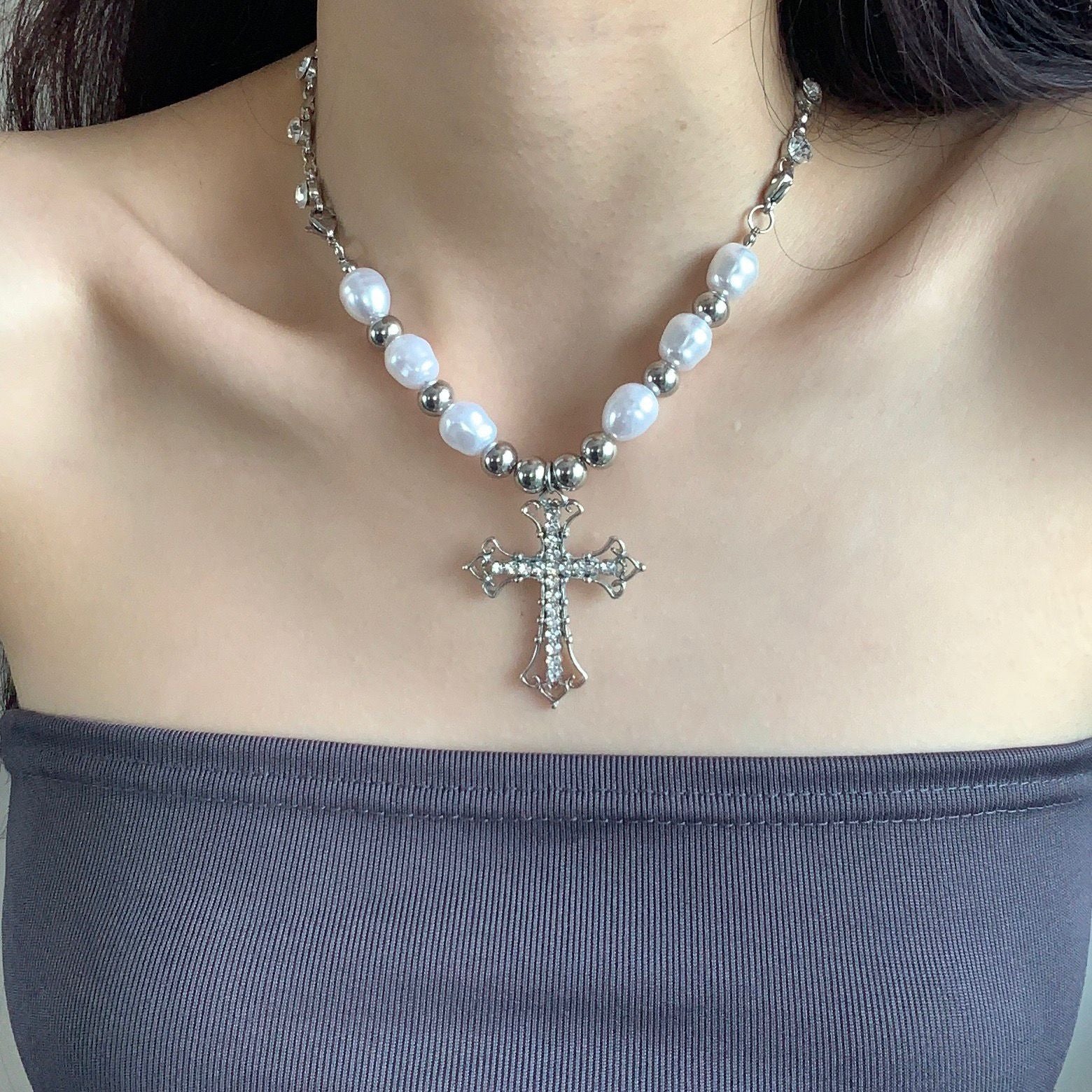 Personalized vintage cross pearl pendant necklace