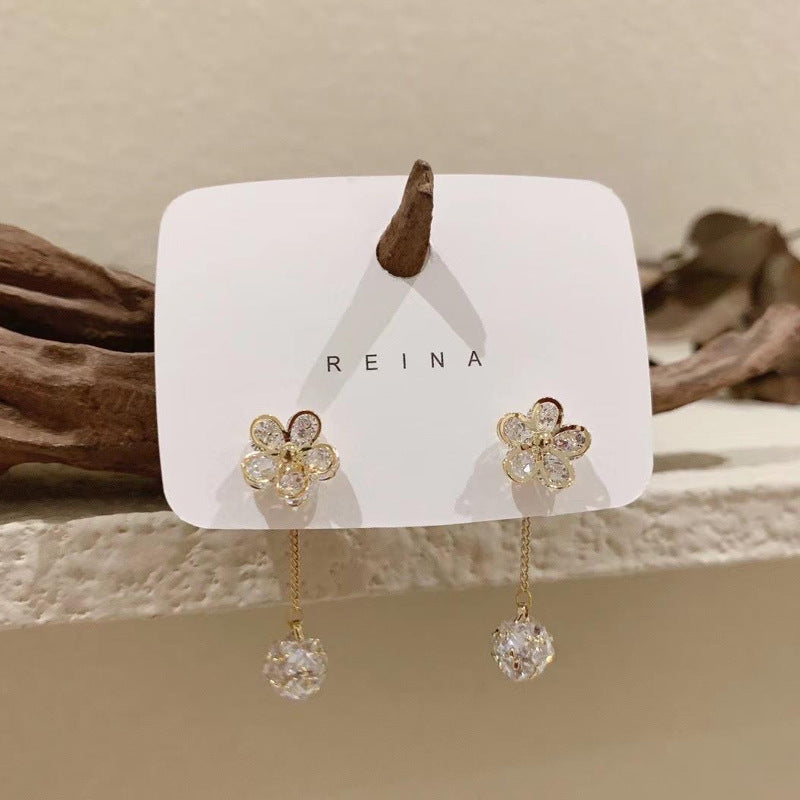 Simple Versatile Flower Stud Earrings