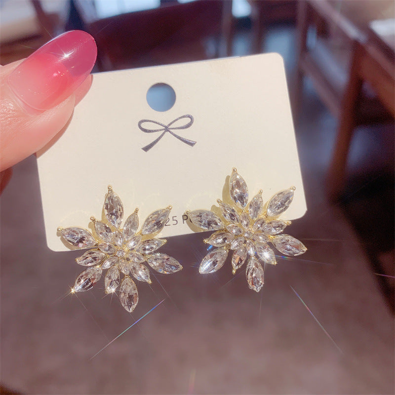 Micro-encrusted zirconium snowflake earrings